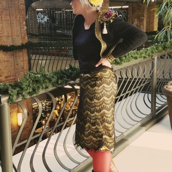 Handmade lace skirt - Picture 1 of 6